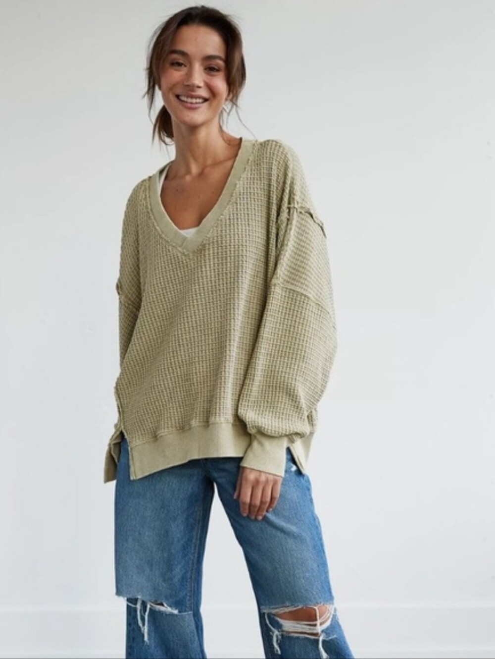 American Eagle Oversized Waffle Knit V-Neck Sweater Size Large